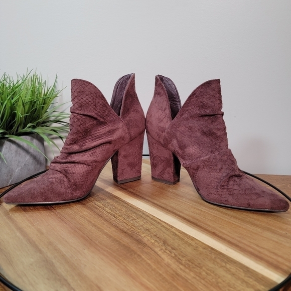 Mi.iM Kendell Maroon Contemporary Distressed Snake Booties Pointed toe Size 9 - Picture 8 of 16